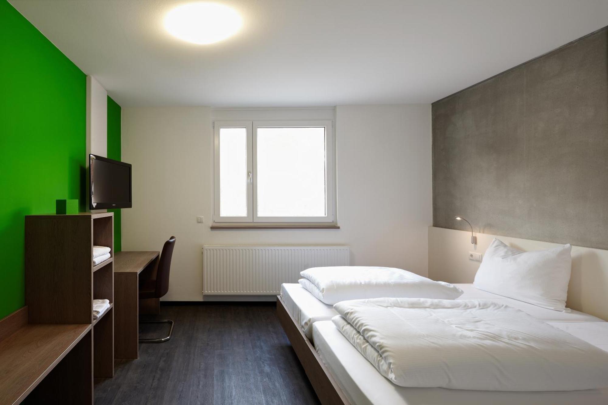 A2 Hotels Плохинген Екстериор снимка