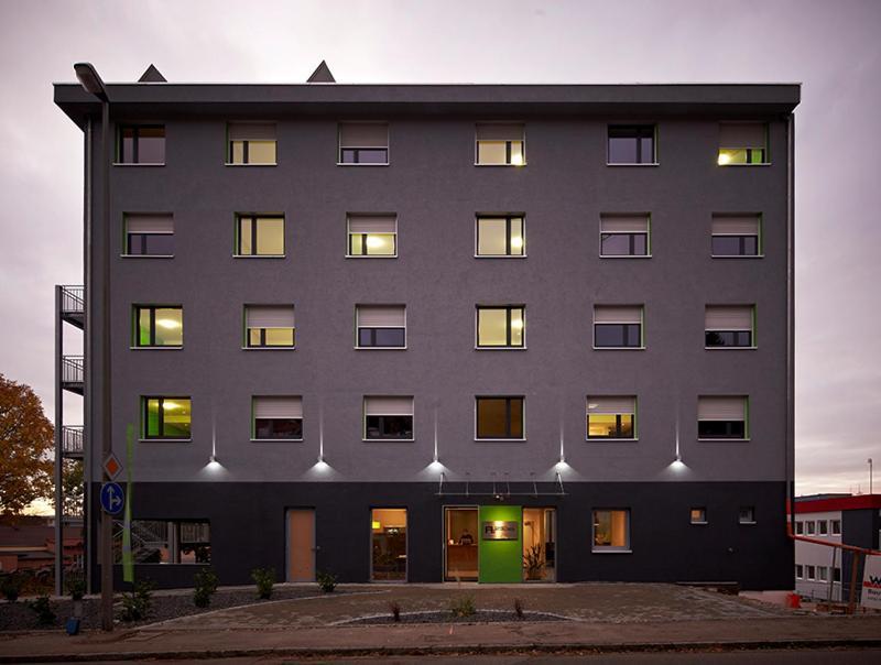 A2 Hotels Плохинген Екстериор снимка