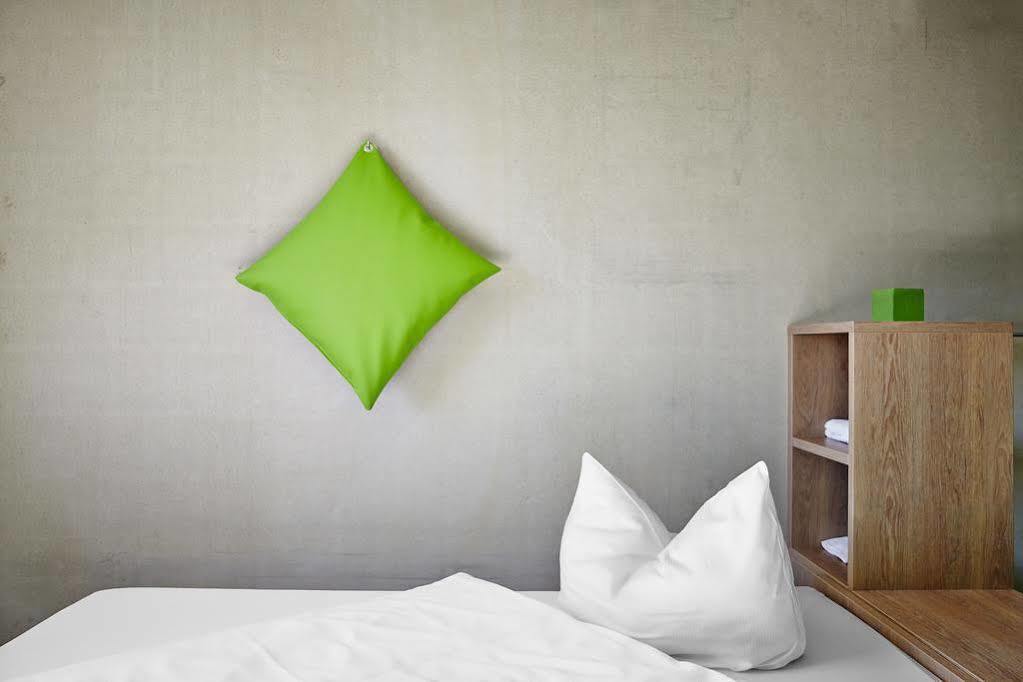 A2 Hotels Плохинген Екстериор снимка